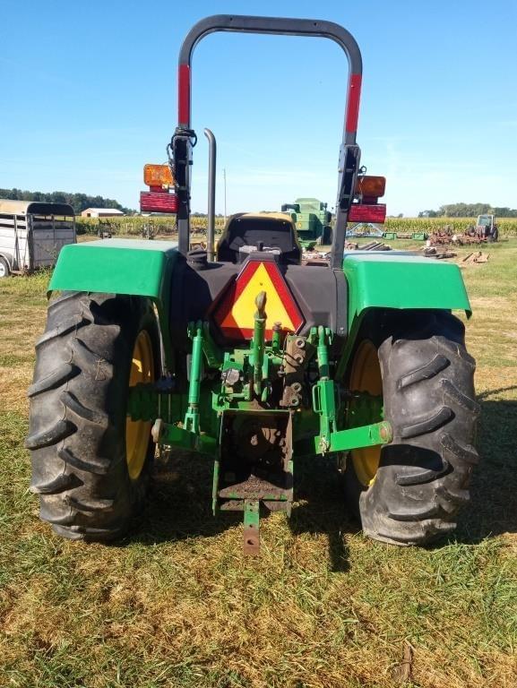 Image of John Deere 5203 equipment image 3