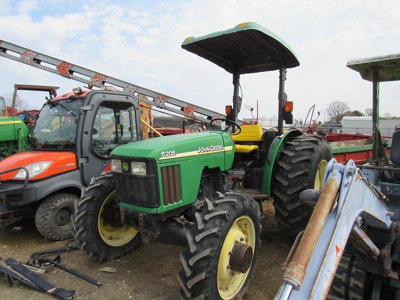 Image of John Deere 5205 Primary image