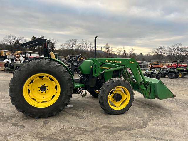 Image of John Deere 5205 equipment image 3