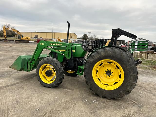 Image of John Deere 5205 equipment image 1