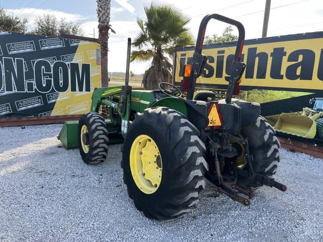 Image of John Deere 5205 equipment image 1