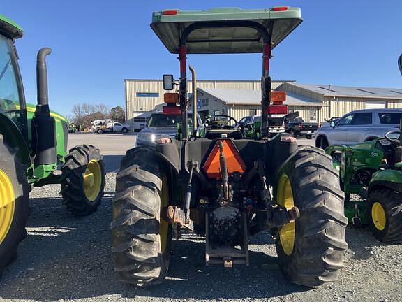 Image of John Deere 5205 equipment image 2