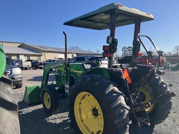 Image of John Deere 5205 equipment image 3