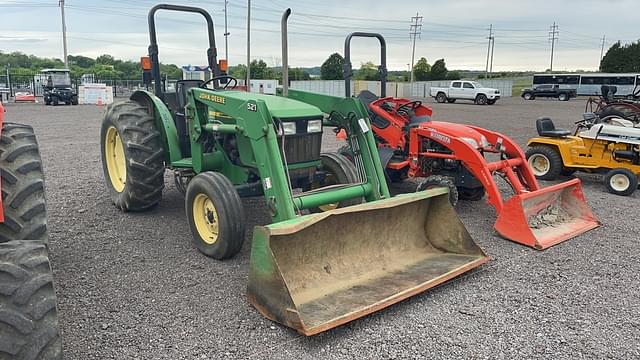 Image of John Deere 5205 equipment image 2