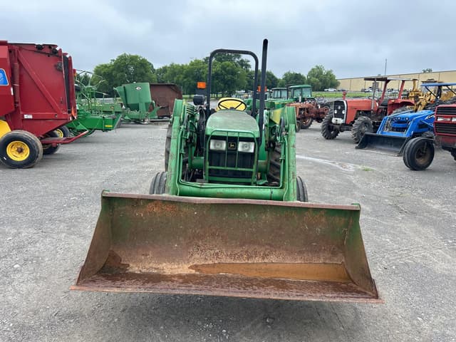 Image of John Deere 5205 equipment image 3