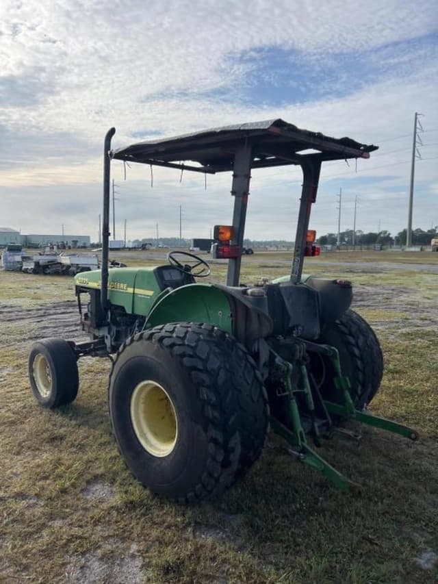 Image of John Deere 5205 equipment image 3