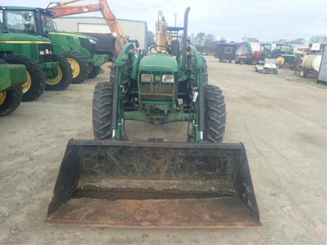 Image of John Deere 5205 equipment image 2