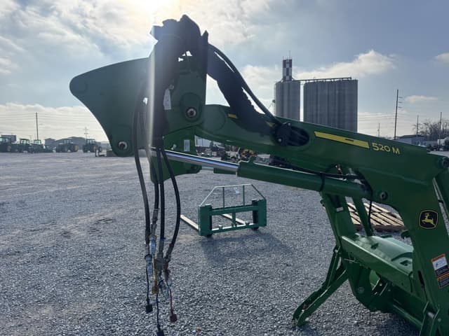 Image of John Deere 520M equipment image 4