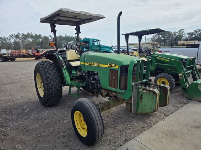 Image of John Deere 5210 equipment image 1