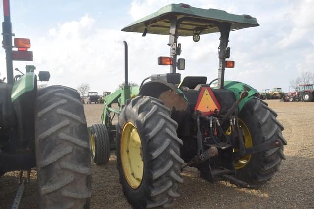 Image of John Deere 5210 equipment image 1