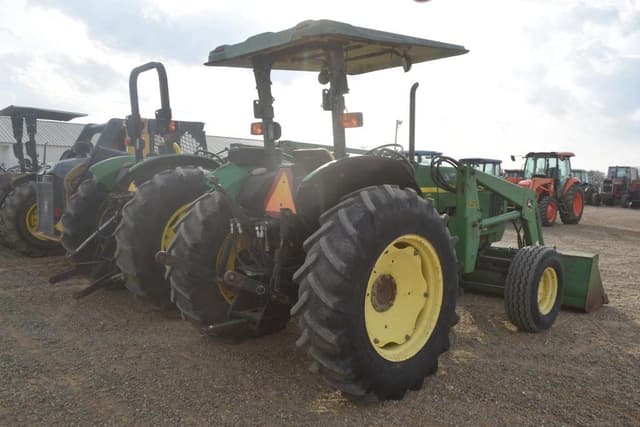 Image of John Deere 5210 equipment image 2