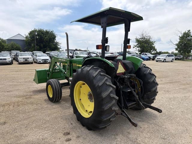 Image of John Deere 5210 equipment image 2