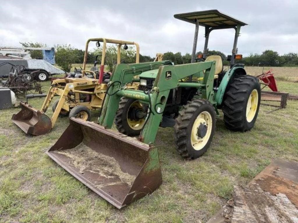 Image of John Deere 5210 Primary image