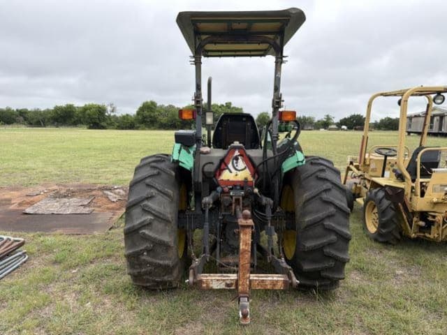 Image of John Deere 5210 equipment image 3