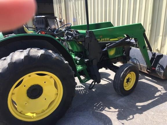 Image of John Deere 5210 equipment image 1