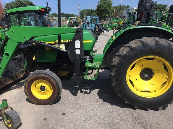 Image of John Deere 5210 Image 0