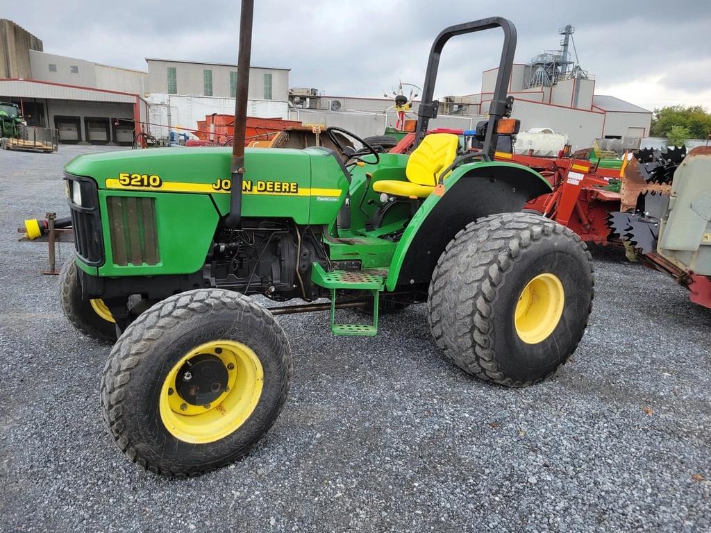 Image of John Deere 5210 Primary image