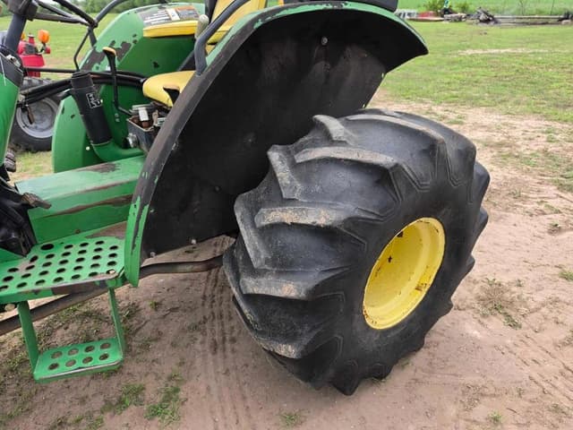 Image of John Deere 5210 equipment image 3