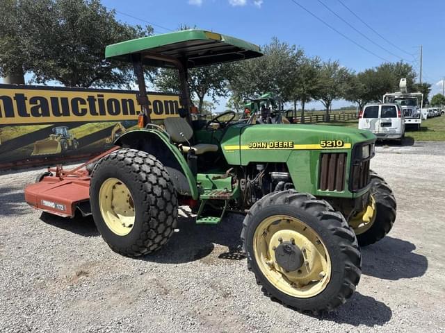 Image of John Deere 5210 equipment image 4