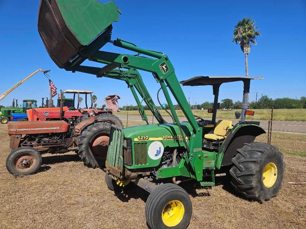 Image of John Deere 5210 Primary image