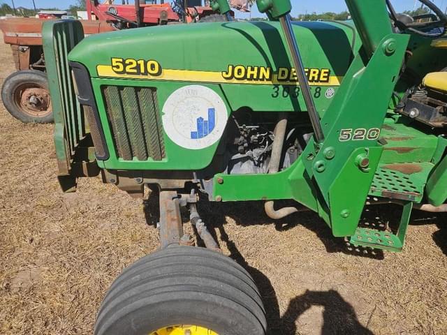 Image of John Deere 5210 equipment image 1