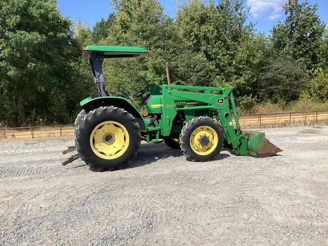 Image of John Deere 5210 equipment image 2
