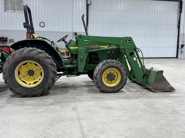 Image of John Deere 5210 equipment image 4