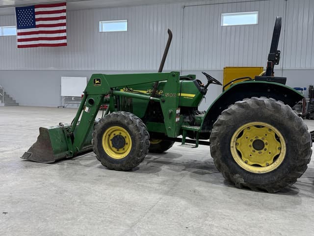 Image of John Deere 5210 equipment image 2