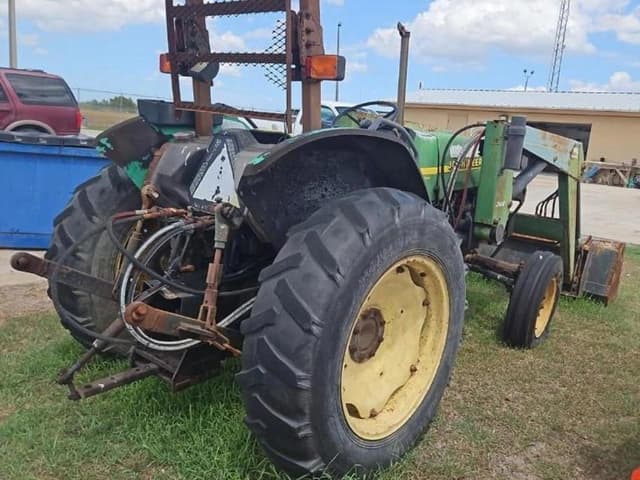 Image of John Deere 5210 equipment image 1