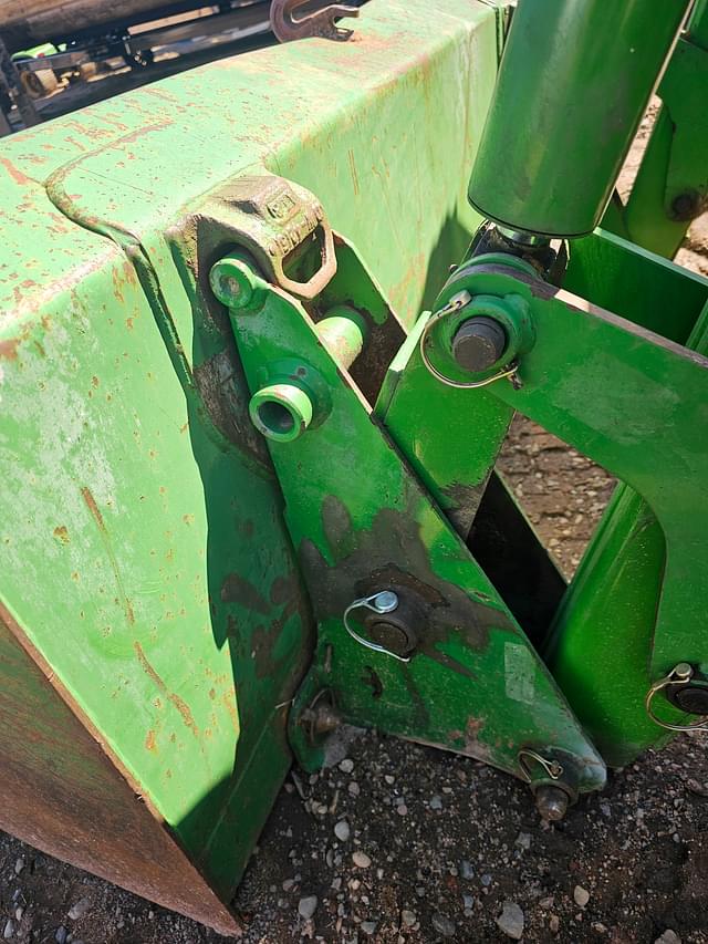 Image of John Deere 5210 equipment image 3