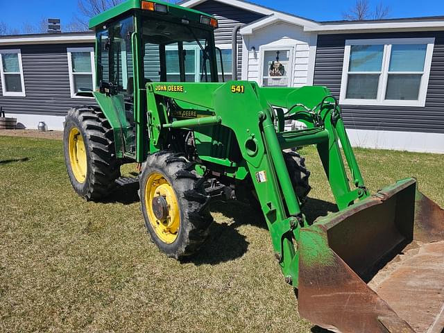 Image of John Deere 5210 equipment image 1