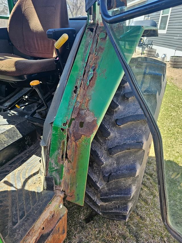 Image of John Deere 5210 equipment image 4