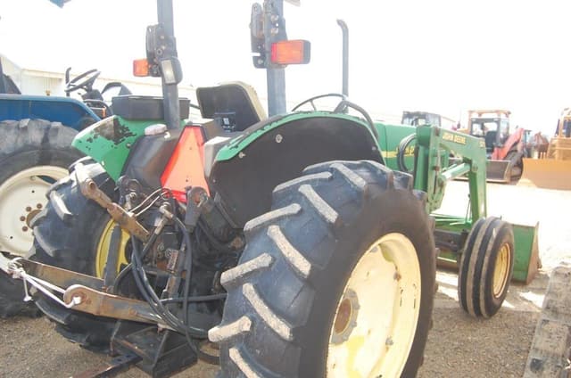 Image of John Deere 5210 equipment image 2