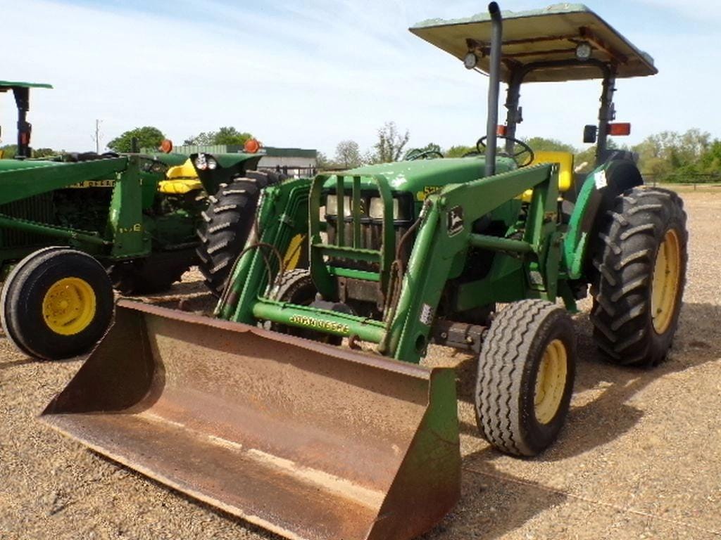 John Deere 5210 Equipment Image0