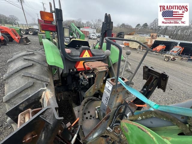 Image of John Deere 5220 equipment image 3