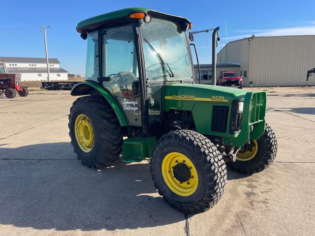 Image of John Deere 5220 equipment image 2
