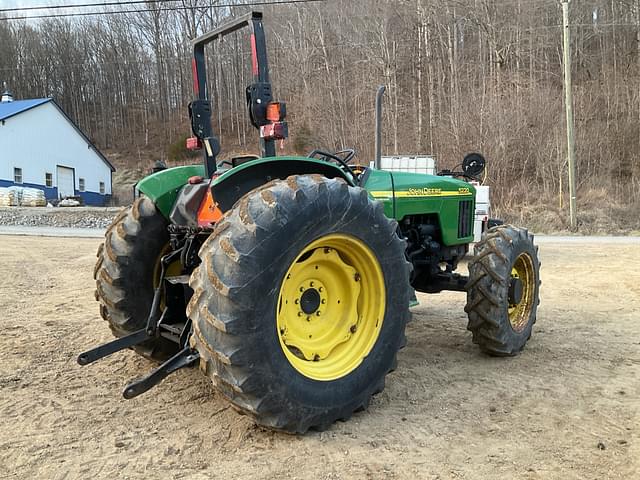 Image of John Deere 5220 equipment image 4