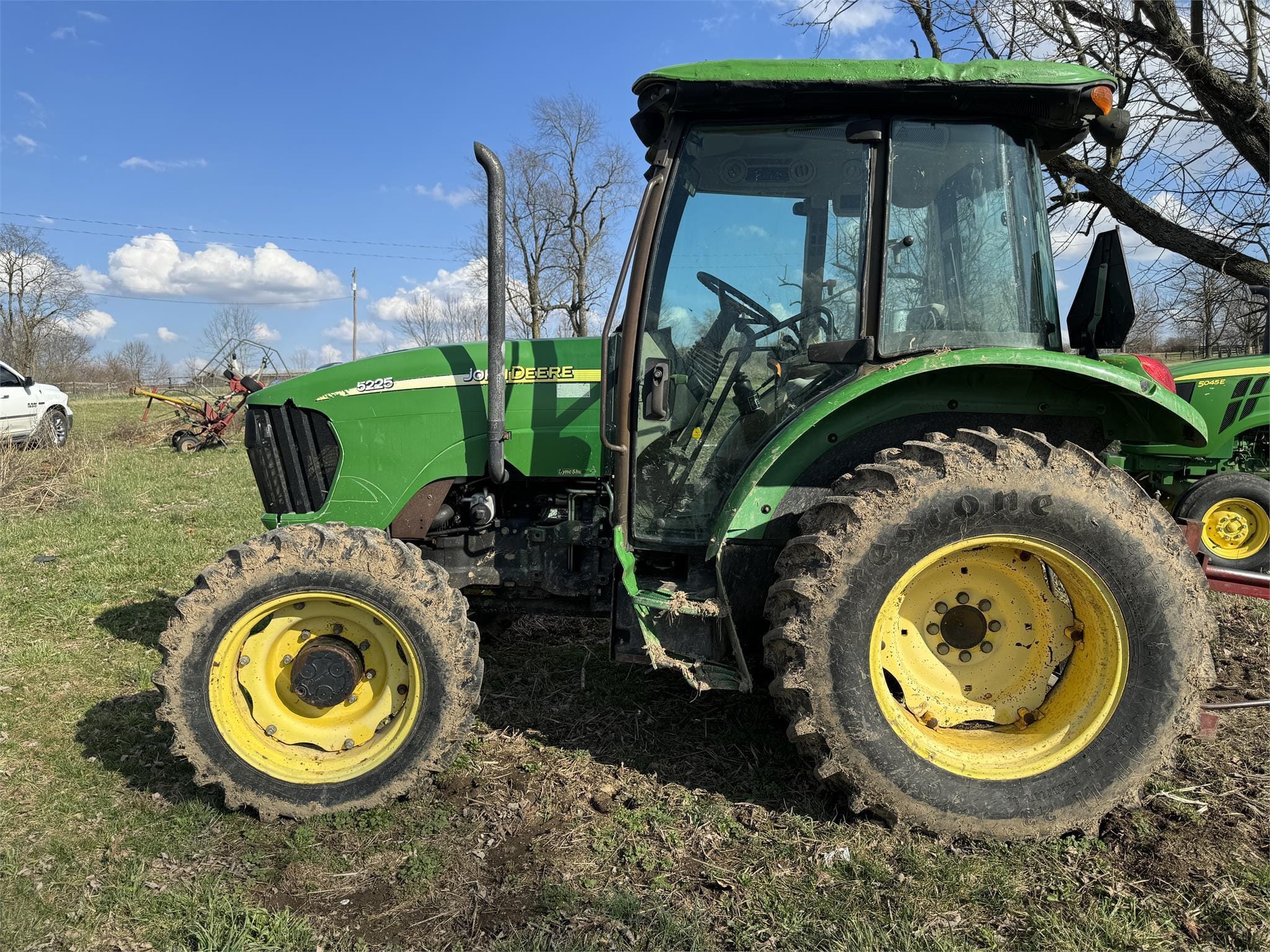 Main image John Deere 5225