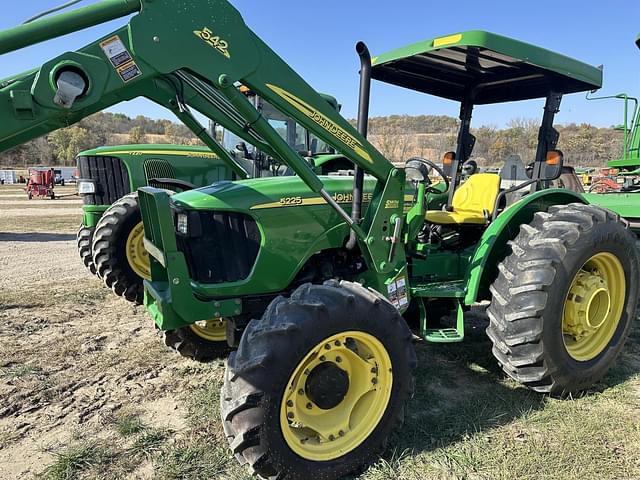 Image of John Deere 5225 equipment image 1