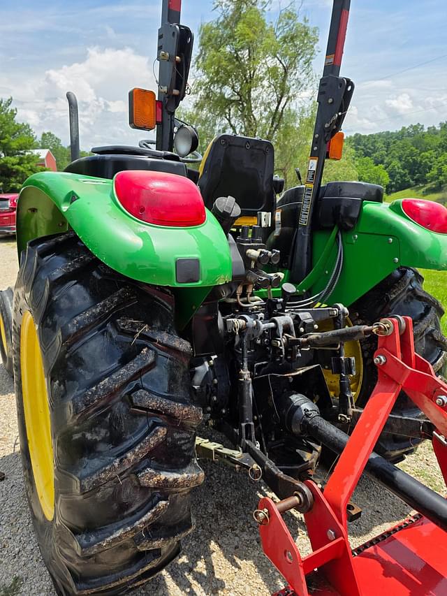 Image of John Deere 5225 equipment image 3