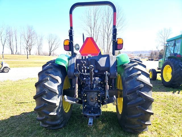 Image of John Deere 5225 equipment image 4