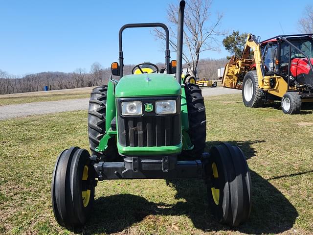 Image of John Deere 5225 equipment image 2