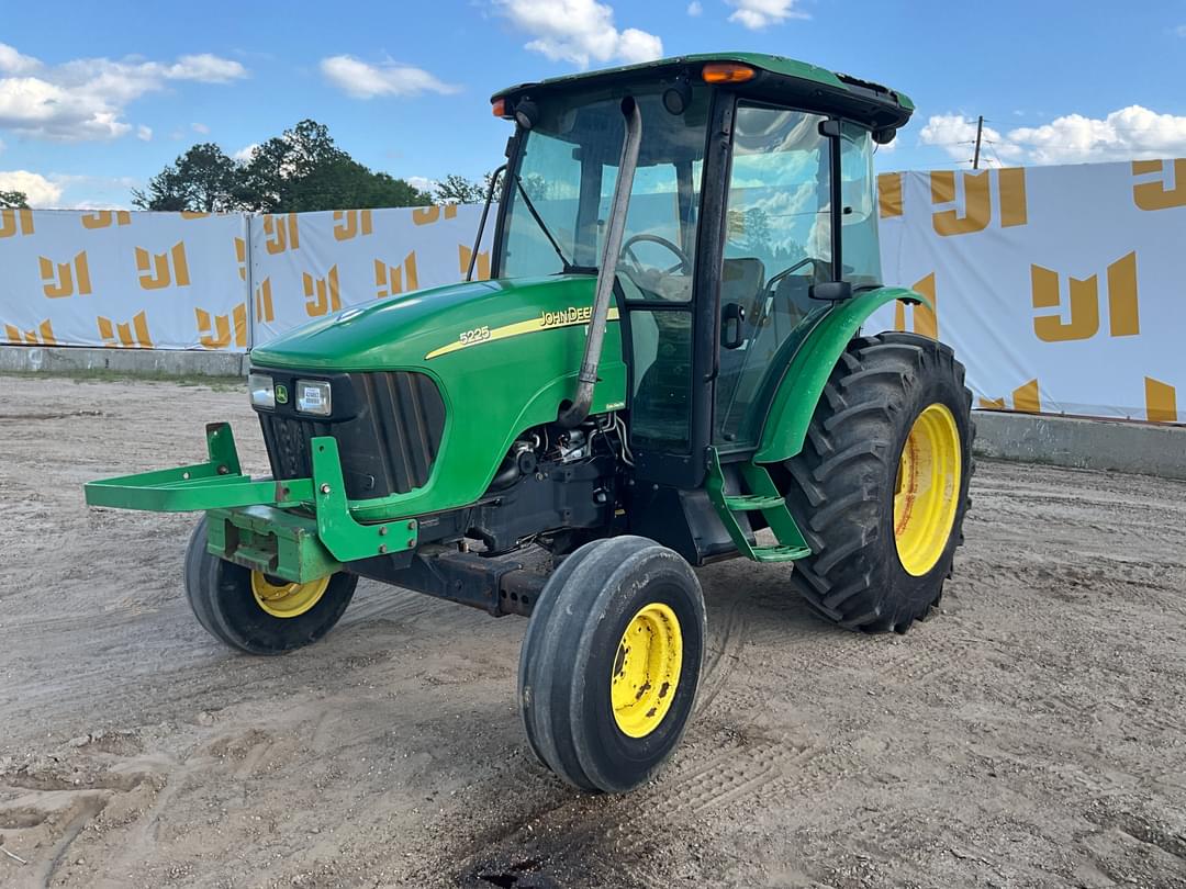 Image of John Deere 5225 Primary image