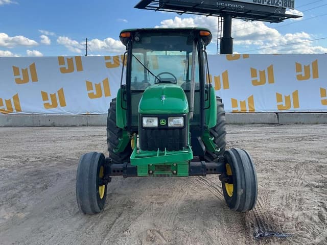 Image of John Deere 5225 equipment image 1