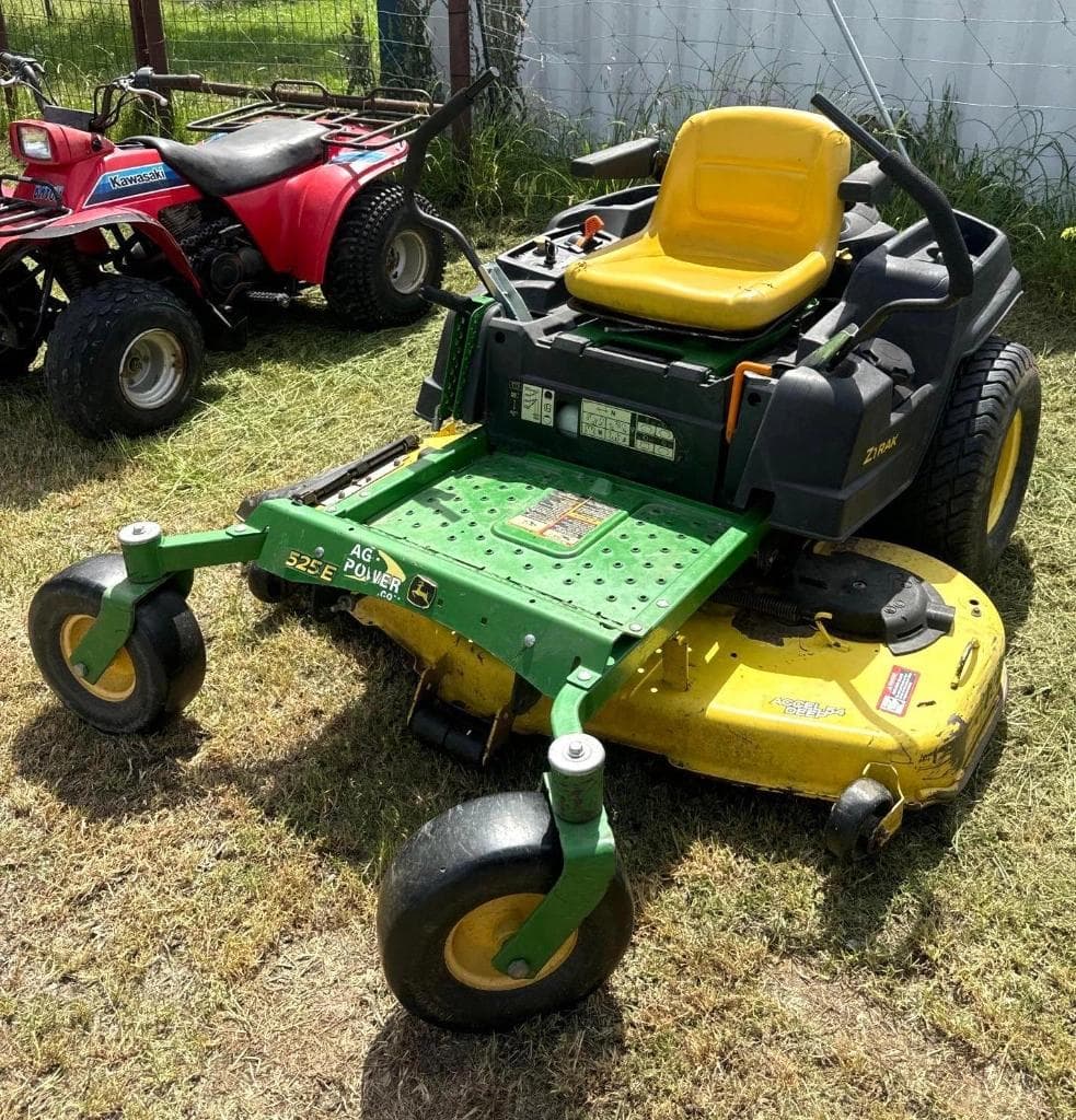 Image of John Deere Z525E Image 0