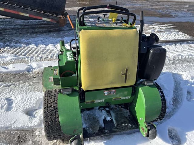 Image of John Deere 652R equipment image 2