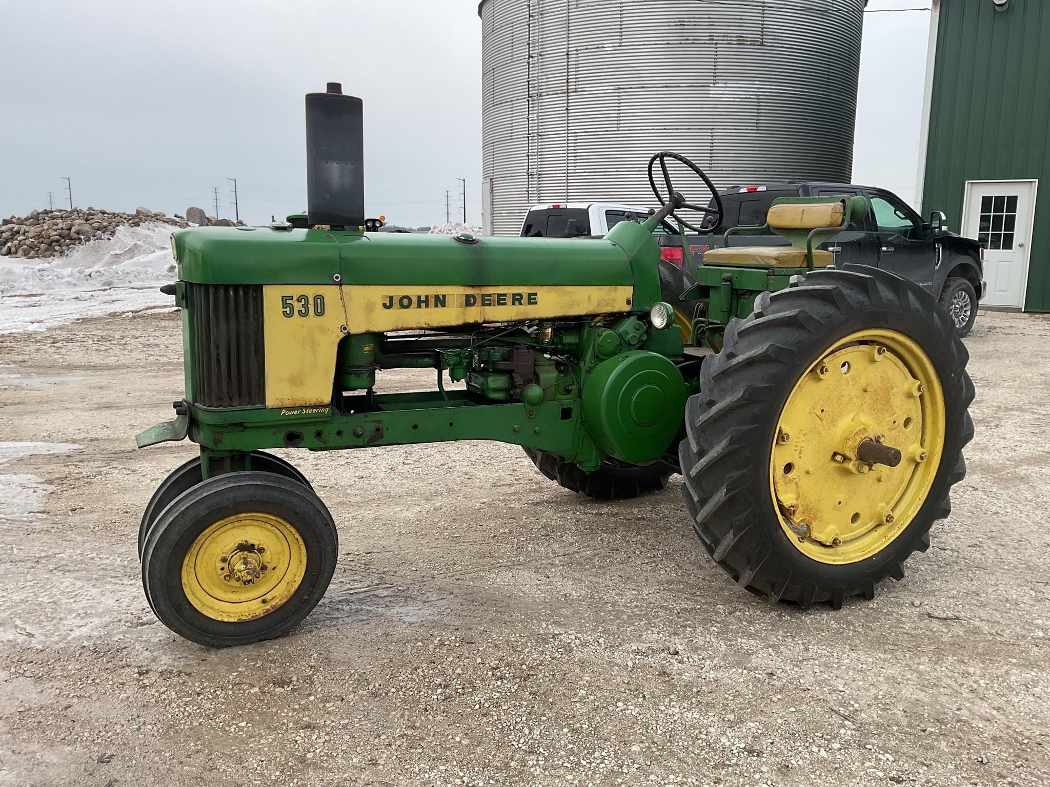 John Deere 530 Equipment Image0