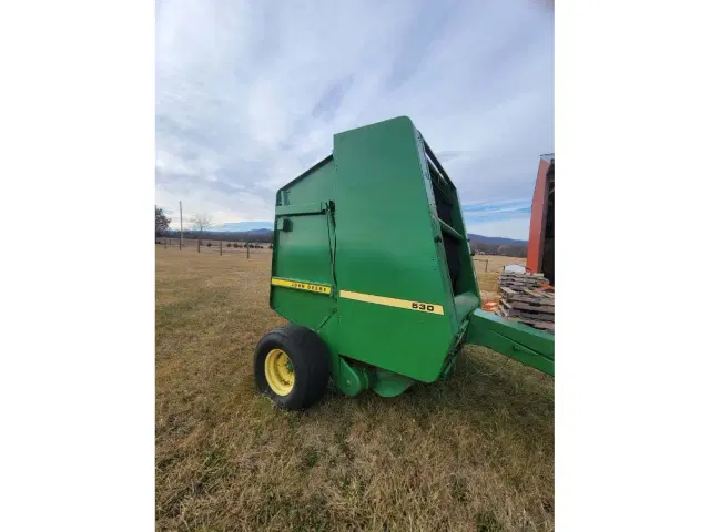 Image of John Deere 530 equipment image 1