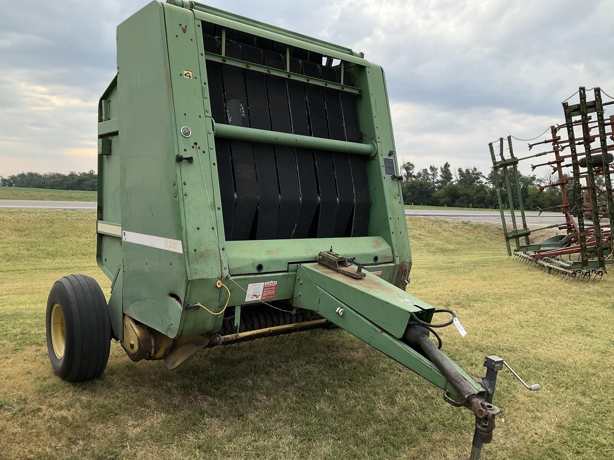 John Deere 530 Equipment Image0
