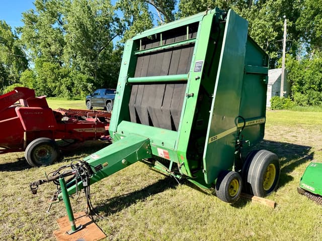 Image of John Deere 530 equipment image 2